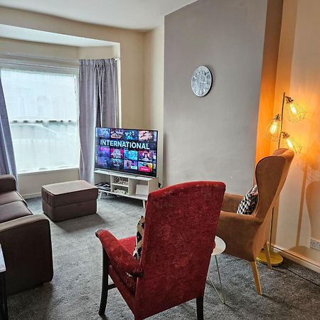 3 Bedroom-5 Beds Newland Ave King'S Palace Leisure-Contractor-Heart Of Hull Amenities Кингстън ъпон Хъл Екстериор снимка