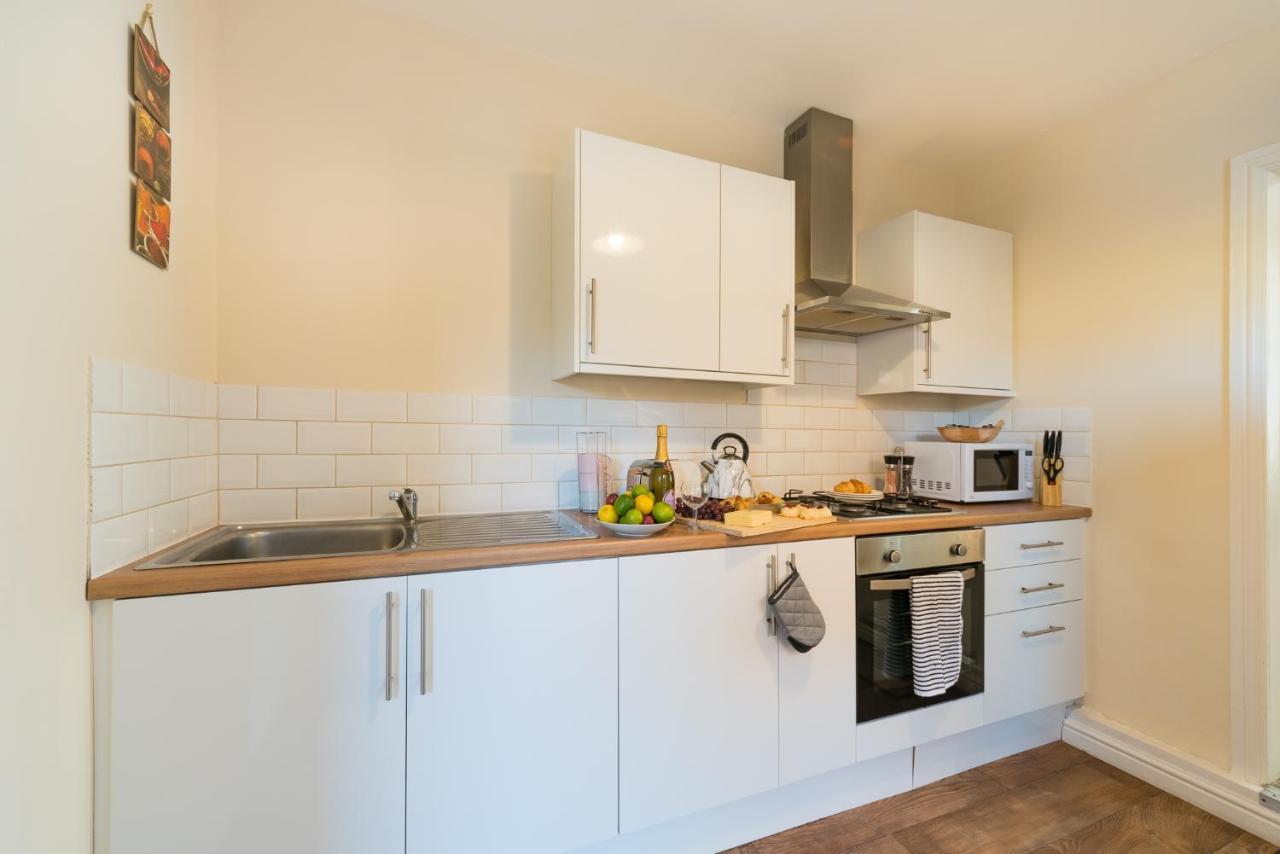 3 Bedroom-5 Beds Newland Ave King'S Palace Leisure-Contractor-Heart Of Hull Amenities Кингстън ъпон Хъл Екстериор снимка