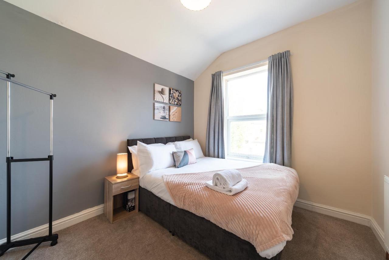 3 Bedroom-5 Beds Newland Ave King'S Palace Leisure-Contractor-Heart Of Hull Amenities Кингстън ъпон Хъл Екстериор снимка
