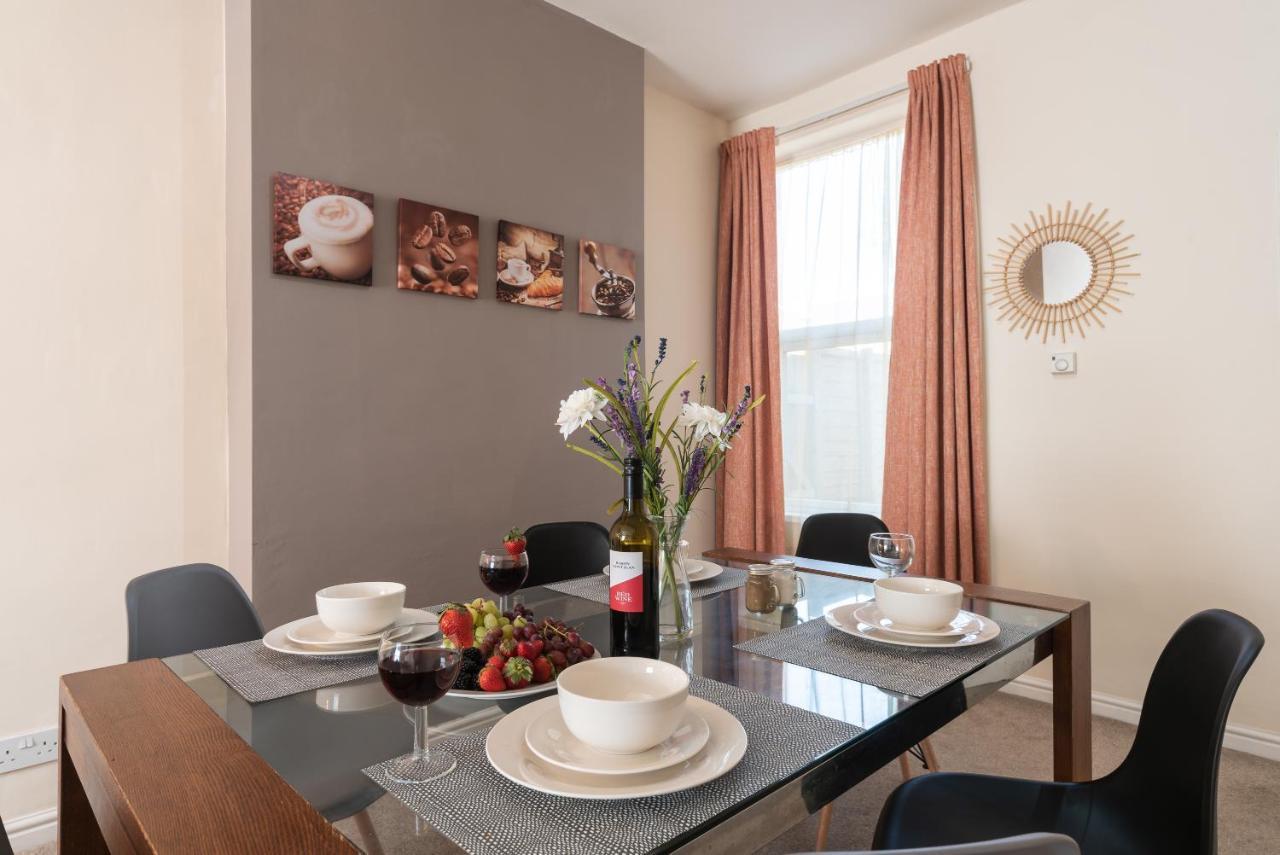 3 Bedroom-5 Beds Newland Ave King'S Palace Leisure-Contractor-Heart Of Hull Amenities Кингстън ъпон Хъл Екстериор снимка