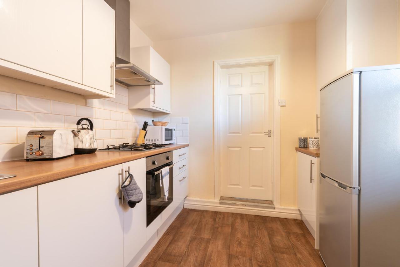 3 Bedroom-5 Beds Newland Ave King'S Palace Leisure-Contractor-Heart Of Hull Amenities Кингстън ъпон Хъл Екстериор снимка